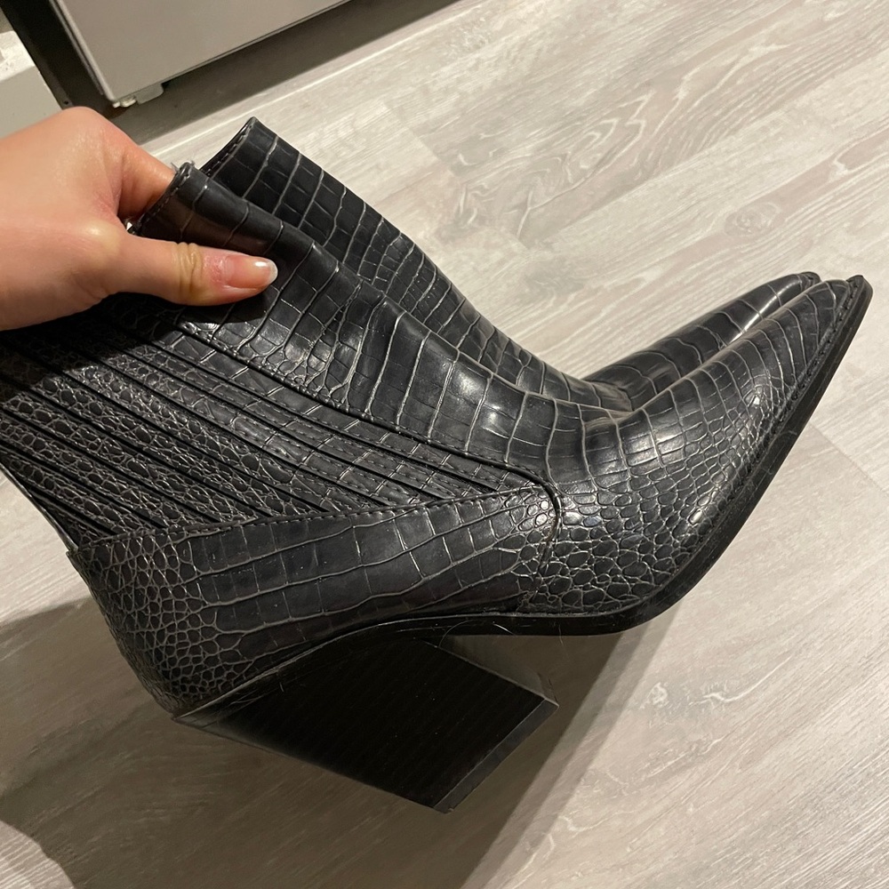 Zara Black Textured Ankle Booties - Picture 3 of 4